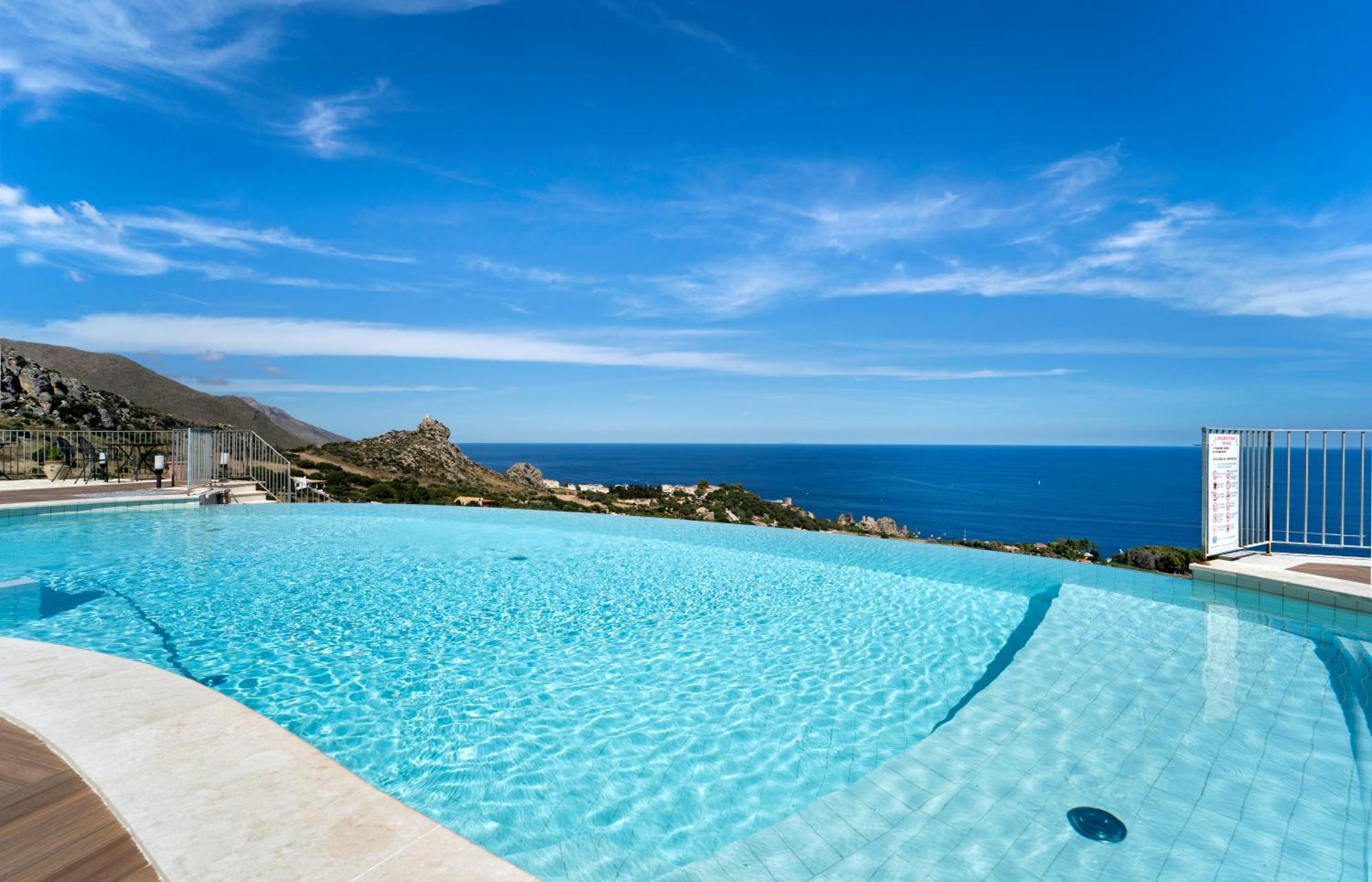 Antica Cascina Del Golfo Hotel