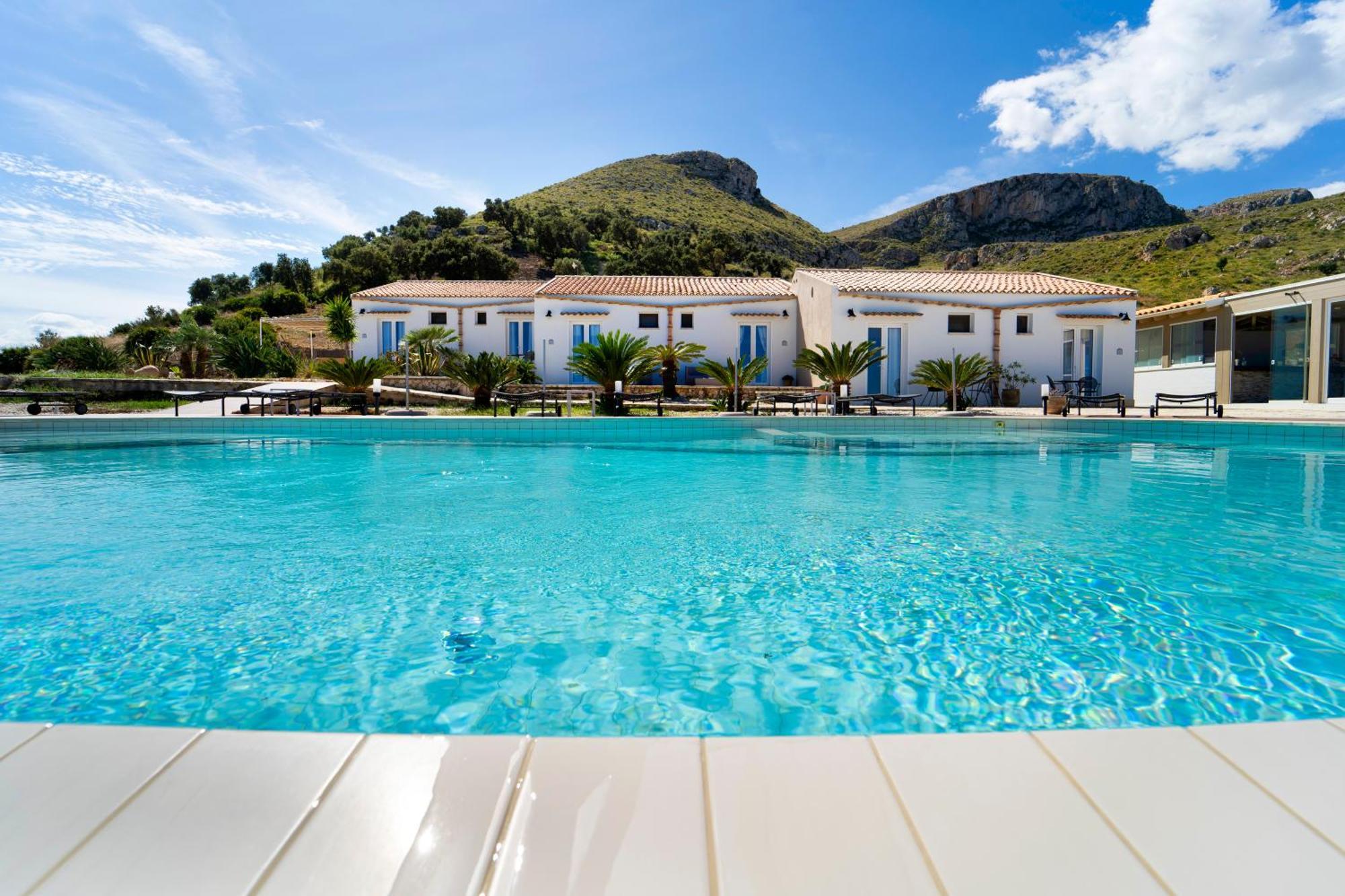 Hotel Antica Cascina Del Golfo 3*
